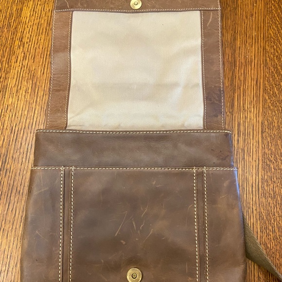 Danier - leather messenger bag - Picture 3 of 7